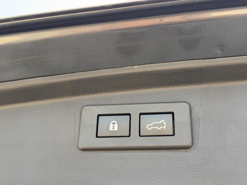 Subaru Outback 2.5 Touring Lineatronic - fotka 38 z 38