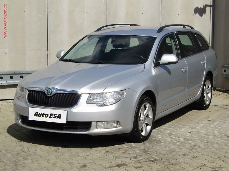 Škoda Superb (2010) 2.0 TDi, Ambition, TZ, xenon - fotka 3 z 20