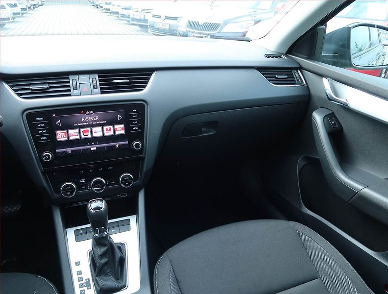 Škoda Octavia (2019) Ambition 1.0 TSI, Automat - fotka 8 z 16