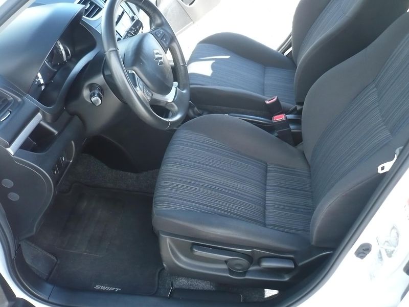 Suzuki Swift 1.2i 69Kw Klimatizace - fotka 13 z 25
