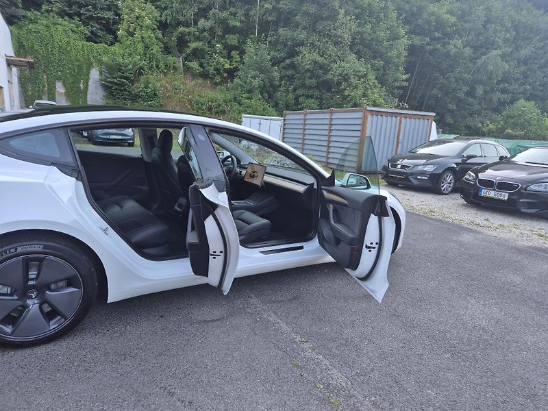 Tesla Model 3 LONG RANGE DUAL MOTOR SOH 91% - fotka 17 z 50