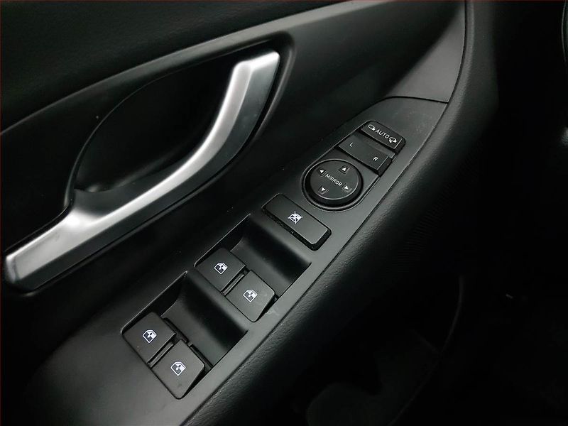 Hyundai i30 (2019) 1.4 T-GDI, Serv.kniha, Navi - fotka 17 z 19