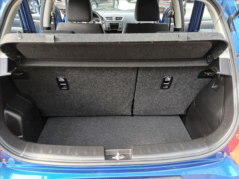 Suzuki Swift 1,2 i,4x4,VÝHŘEV,SERVIS,KOLA, - fotka 19 z 44