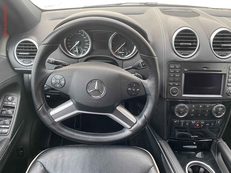 Mercedes-Benz Třídy M (2012) 3.0 CDi ML 350 4Matic, 1.maj - fotka 11 z 20