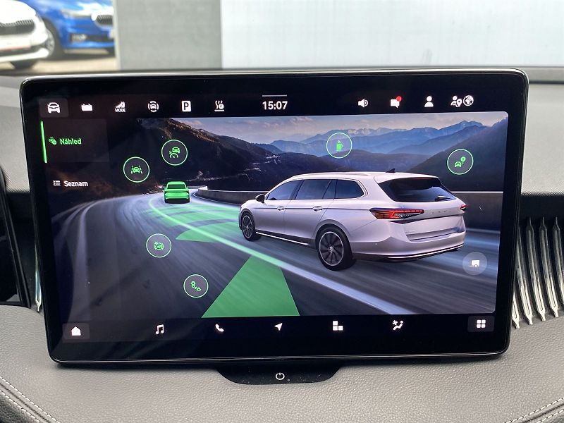 Škoda Superb (2025) Combi iV 1.5 TSI DSG SportLine - fotka 14 z 40