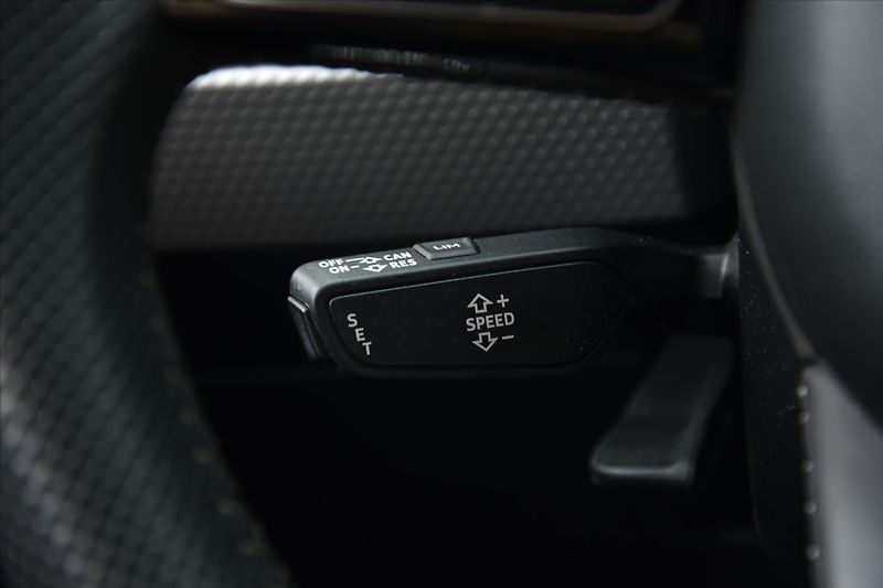 Audi A1 40TFSI 147kW S-LINE SERV.KNIHA - fotka 19 z 31