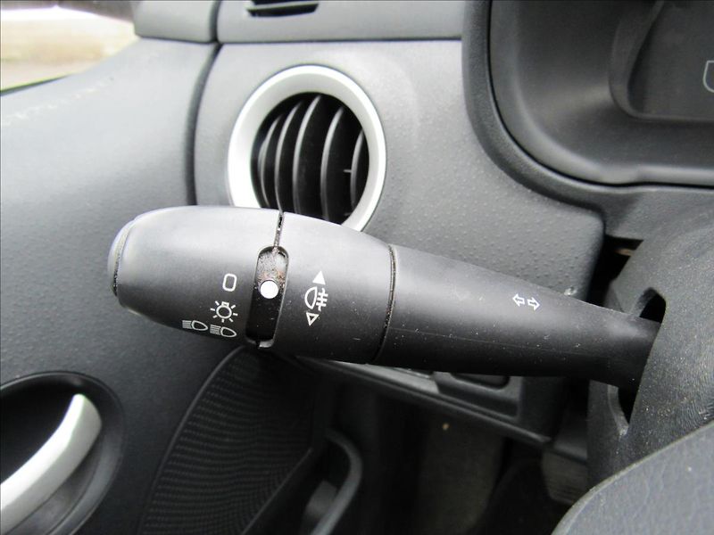 Citroën C2 1,1 i 44kW - fotka 19 z 25