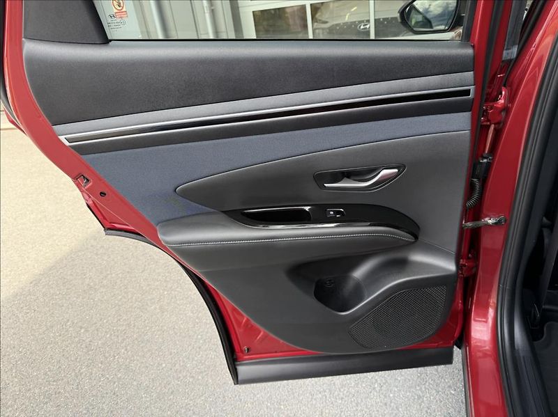 Hyundai Tucson 1,6 T HP  Smart Navi Sense+ - fotka 10 z 28