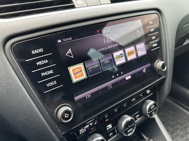 Škoda Octavia Combi 2.0 TDI DSG 4X4 Scout - fotka 14 z 29