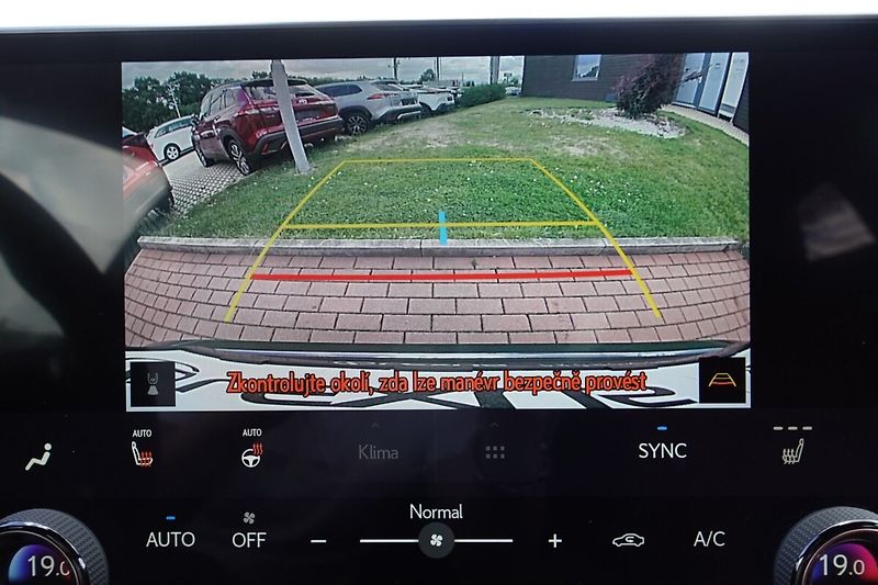 Lexus NX 350h NX350h Executive Top 4x4 - fotka 27 z 34