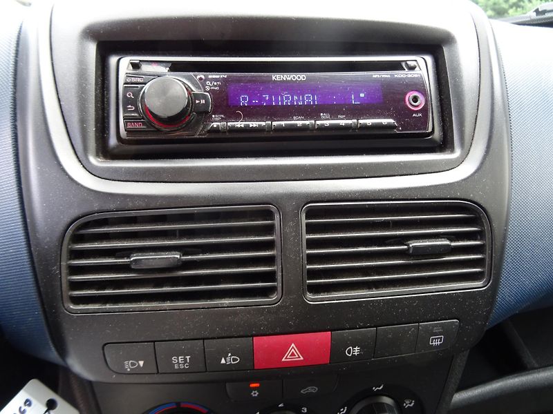 Fiat Dobló (2011) 1.3 JTD 66kw MAN5 - fotka 20 z 24