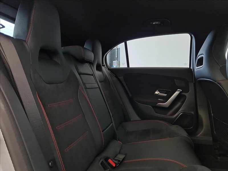 Mercedes-Benz Třídy A 200d AMG Style Edition - fotka 19 z 22