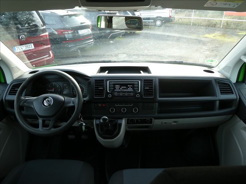 Volkswagen Transporter 2,0 TDi 75kW L2H2,9.míst,2xkol - fotka 22 z 48