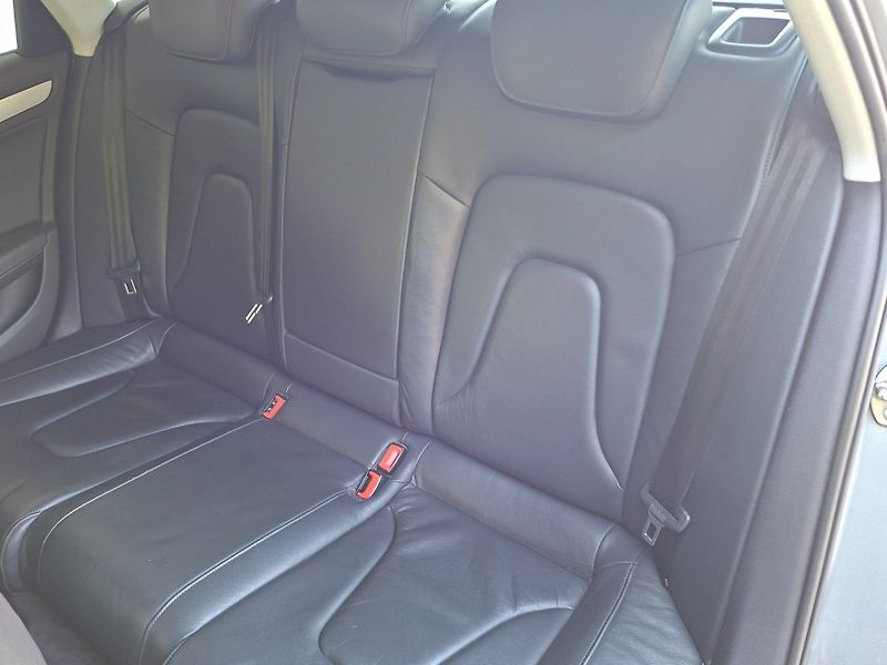 Audi A4 (2012) 3.0TDI 176kW 7A QUATTRO - fotka 29 z 39