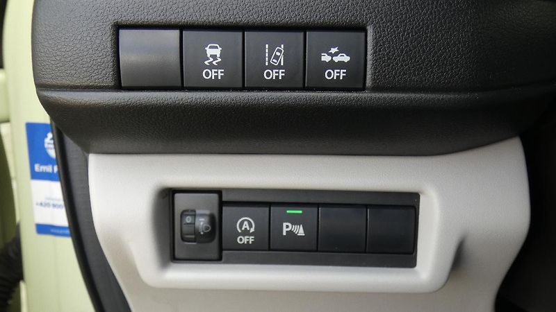 Suzuki Swift 1.2 DualJet mHEV Premium - fotka 10 z 23
