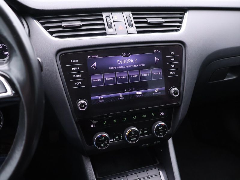 Škoda Octavia 2,0 TDI 110kW DSG CZ Style DPH - fotka 21 z 35