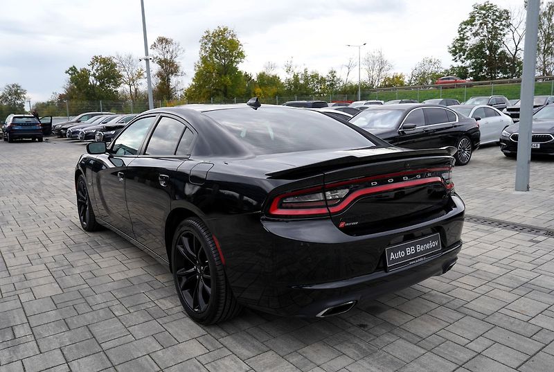 Dodge Charger 5.7 V8 Hemi R/T, kůže/AT/375 P - fotka 4 z 44