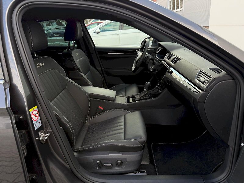 Škoda Superb (2022) 2.0 TSI 206 kW DSG 4x4 L&K - fotka 28 z 29