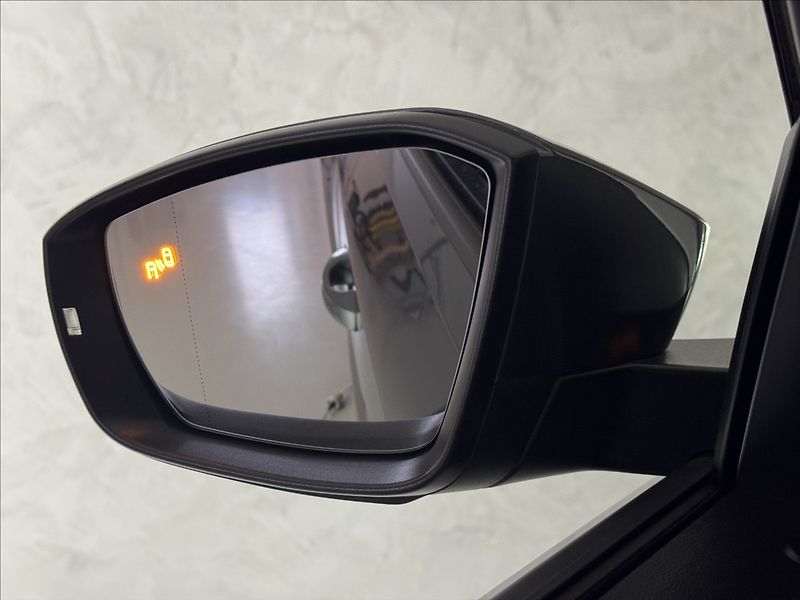 Volkswagen T-Roc 1,5 TSi  Sport Virtual Assist - fotka 25 z 44