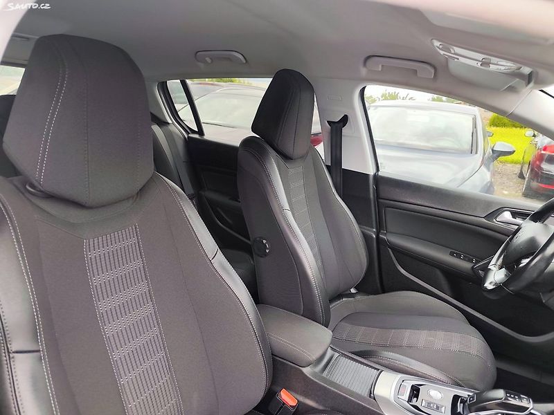 Peugeot 308 (2018) - fotka 19 z 44