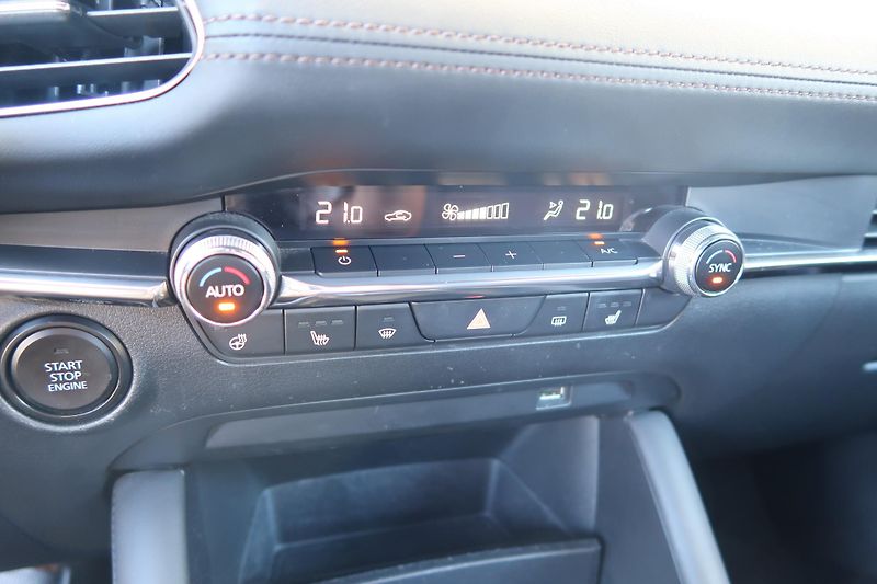 Mazda 3 HB 2,0 G150 AT Plus ČR,servisk - fotka 33 z 37
