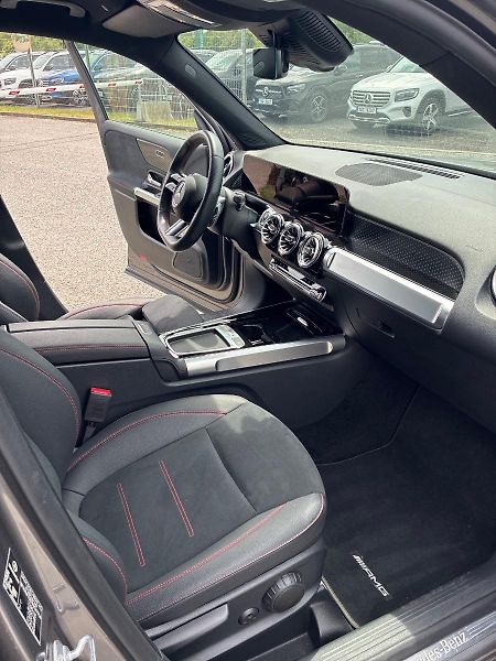 Mercedes-Benz GLB (2024) 200d 4MATIC - fotka 6 z 10
