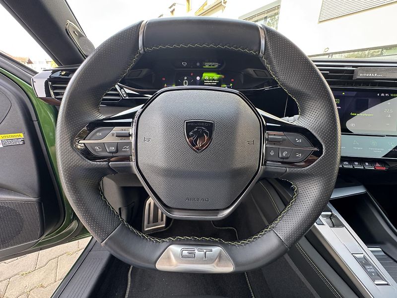 Peugeot 308 (2022) GT 1.5HDi Focal hudba TOP výba - fotka 17 z 25