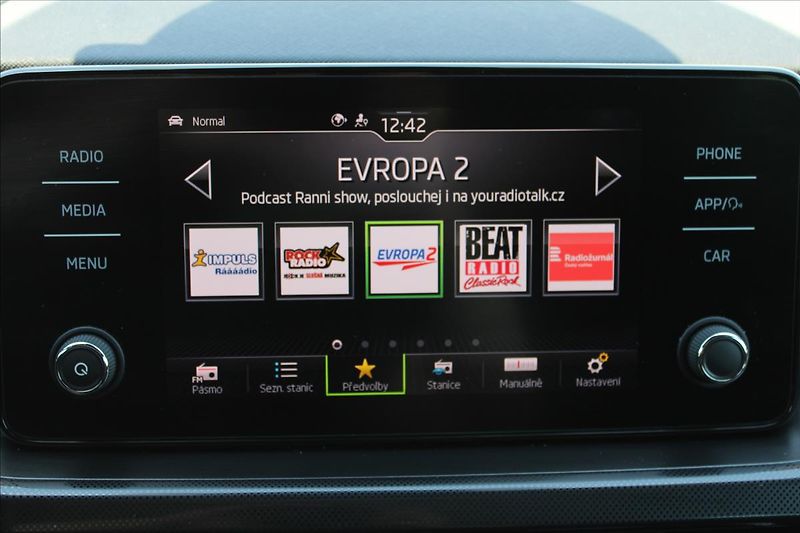 Škoda Scala 1,0 TSI  1.MAJ,A/T,MONTE CARLO - fotka 12 z 36