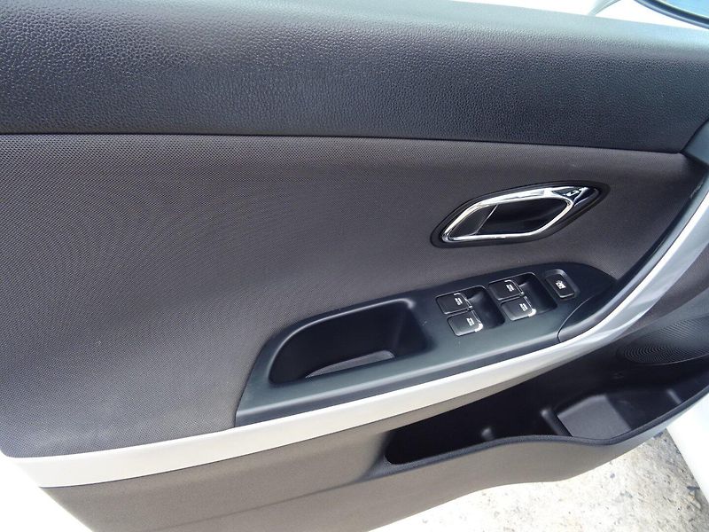 Kia Ceed (2017) 1.6GDi,99kW,1majČR,s.kni,klima - fotka 16 z 23