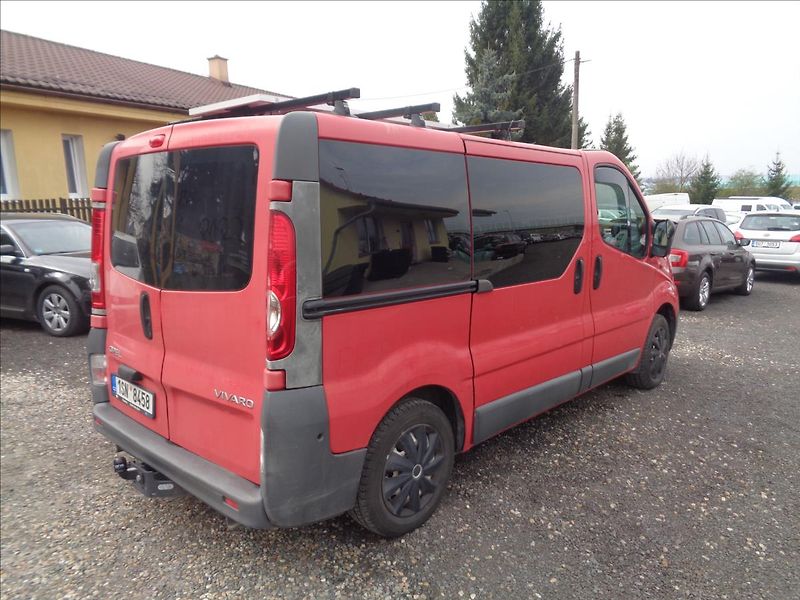 Opel Vivaro 2,0 - fotka 7 z 21
