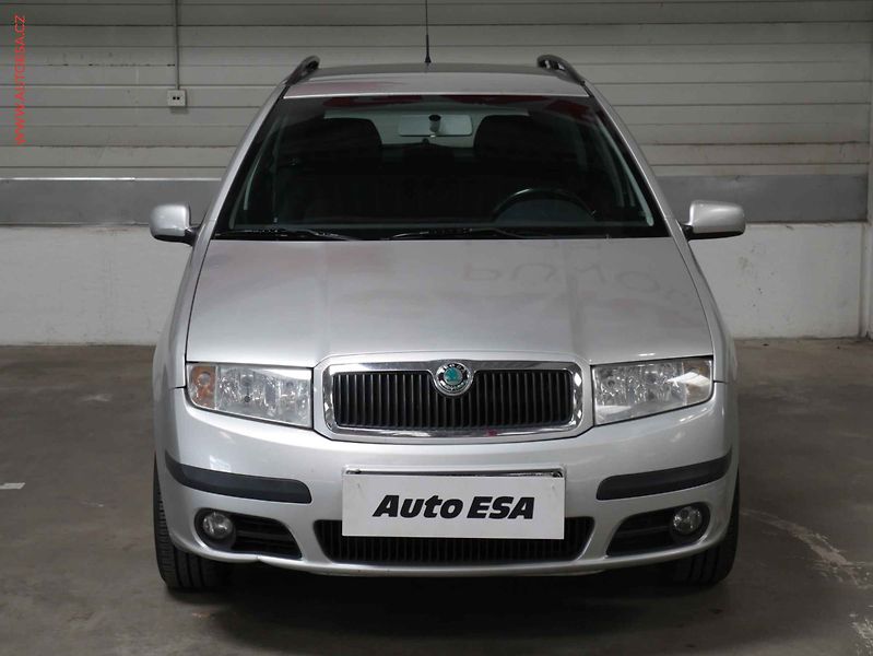 Škoda Fabia (2005) 1.2 HTP, ČR, AC, tempo - fotka 2 z 15