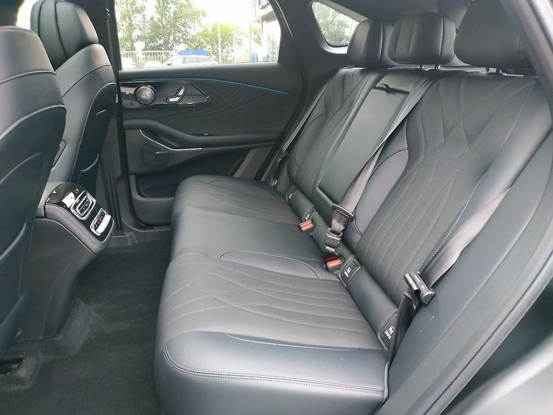 Omoda 9 Premium 1.5 PHEV AWD AT, SKLAD - fotka 12 z 31