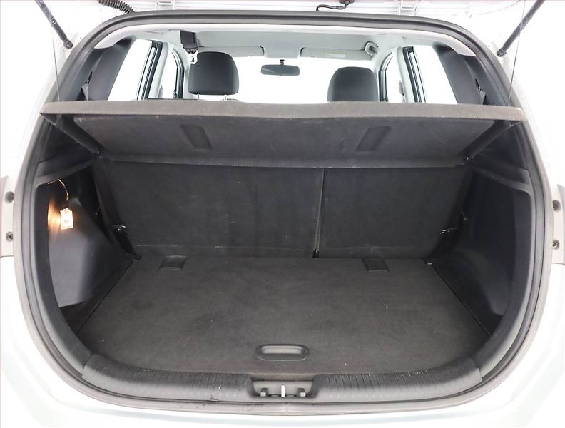 Hyundai ix20 (2011) 1.4 CVVT - fotka 12 z 12