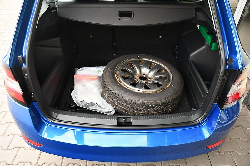 Škoda Fabia 1.0TSi 70kW AMBITION 1M ČR - fotka 31 z 33