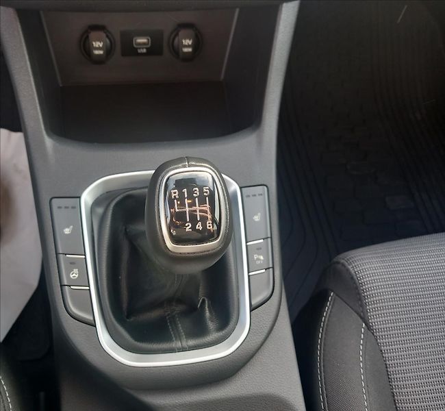 Hyundai i30 1,5 l Comfort Climate - fotka 12 z 18