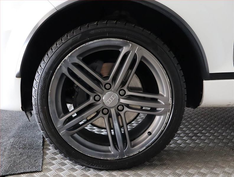 Audi Q7 (2010) S-Line 3.0 TDI, 4X4, Automat - fotka 15 z 26