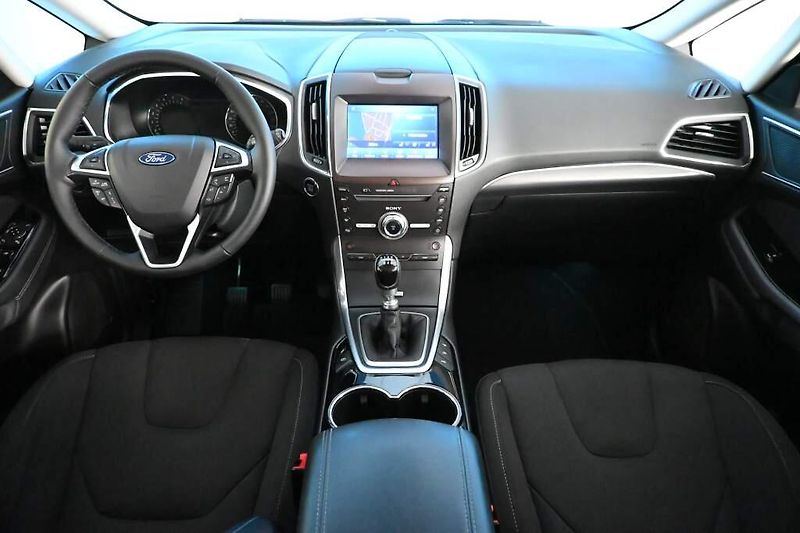 Ford S-MAX (2020) 2.0 LED SONY ACC 7 Míst Tažné - fotka 13 z 39