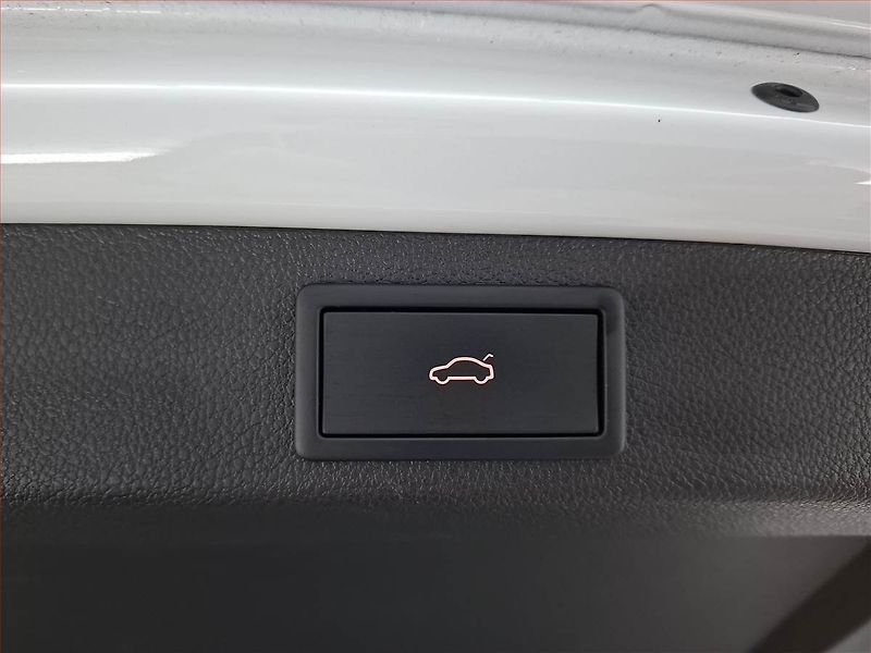 Škoda Superb (2023) 2.0 TDI - fotka 24 z 24