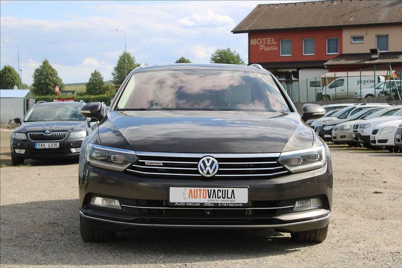 Volkswagen Passat 2,0 TDi  HIGHLINE, 4 x 4, DSG - fotka 2 z 38