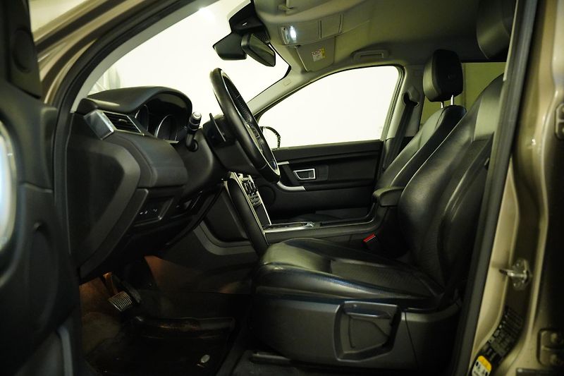 Land Rover Discovery Sport - fotka 12 z 33