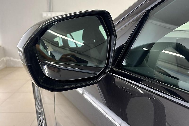 BMW Řada 5 540d xDrive Touring - fotka 18 z 22