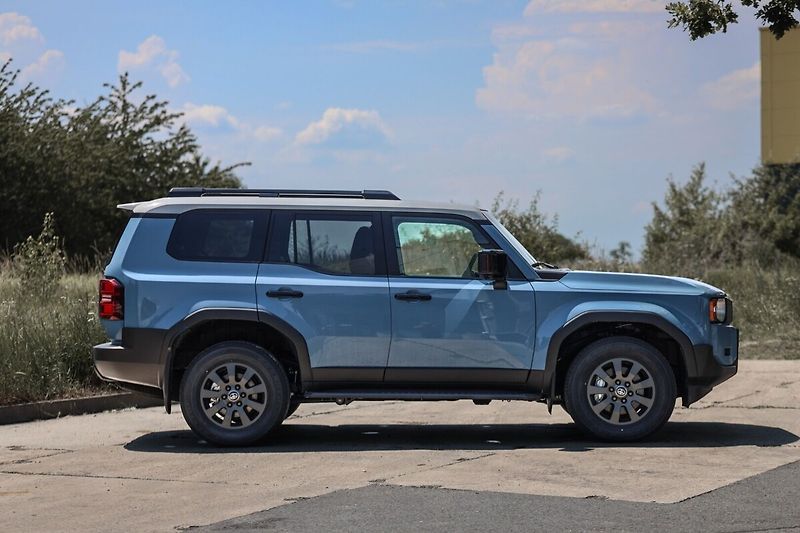 Toyota Land Cruiser First Edition 2.8 D-4D 205 k, - fotka 6 z 40