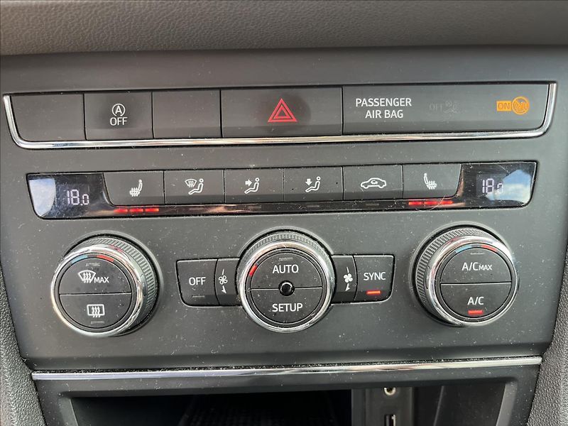 Seat Leon 1,4 TSi 92KW KLIMA ROZVODY - fotka 20 z 40