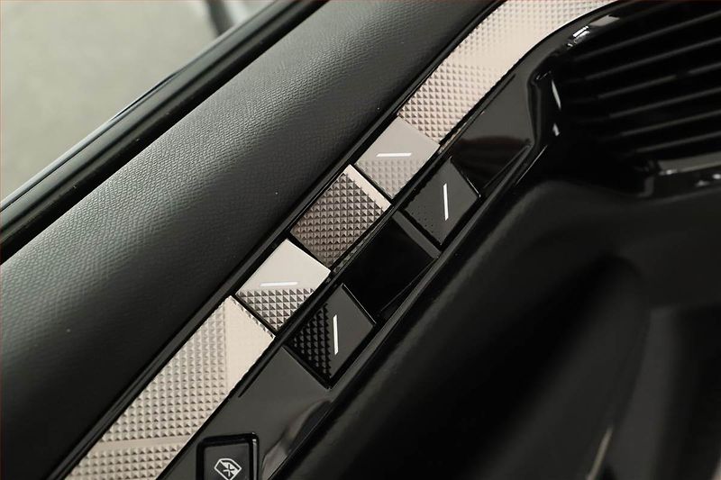 DS Automobiles DS4 (2023) 1.5 BlueHDi - fotka 14 z 19