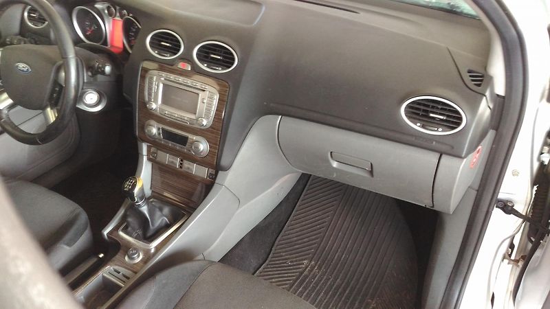 Ford Focus (2008) 1,6TDCI,80KW,XEN,ALU,NAVI,KLIM - fotka 19 z 34