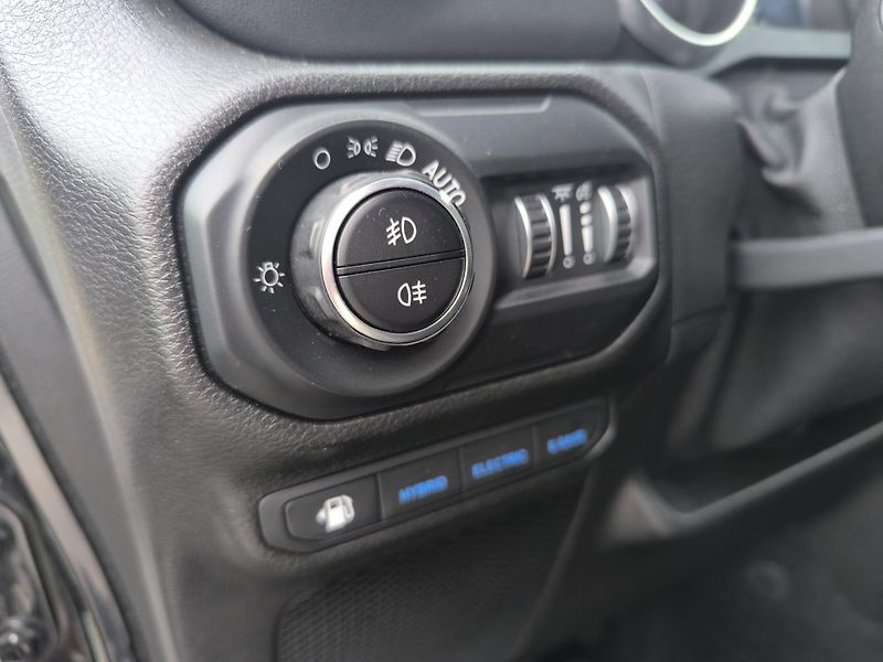 Jeep Wrangler (2022) 2.0 PHEV,4x4,ČR,SERVISN9 KN - fotka 15 z 38