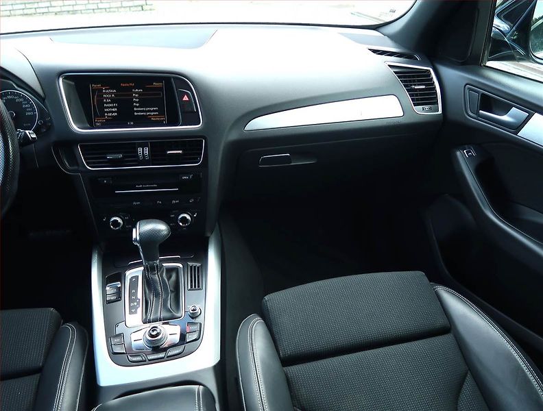 Audi Q5 (2016) S line 2.0 TDI, 4X4, Automat - fotka 8 z 19