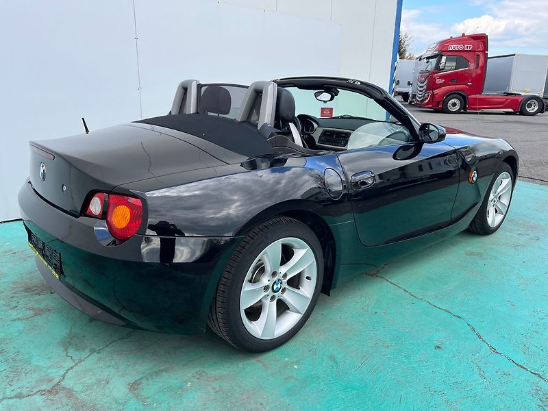 BMW Z4 2.0, 110kW Roadster - fotka 2 z 21