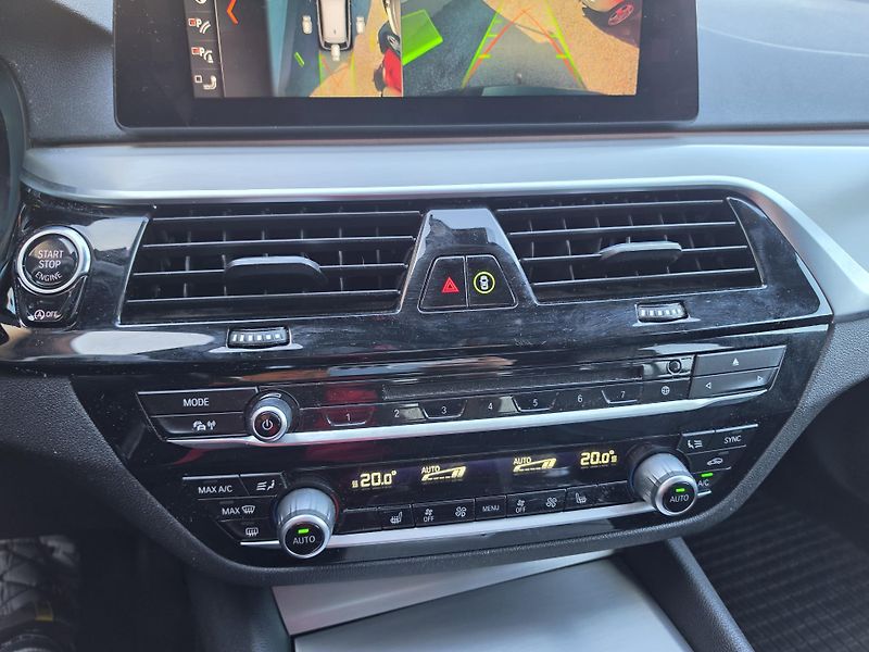 BMW Řada 5 520D TZ Sport Line Harman - fotka 26 z 30