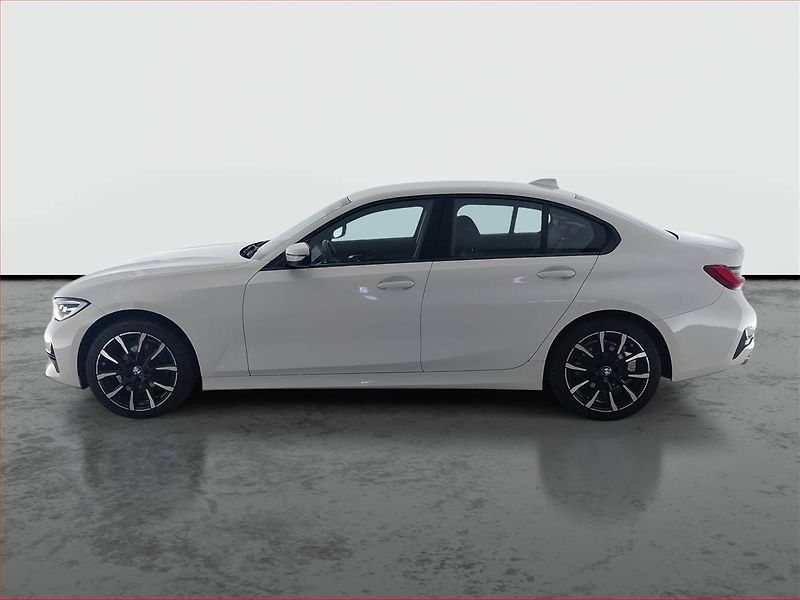 BMW Řada 3 (2022) 320 d xDrive - fotka 3 z 20